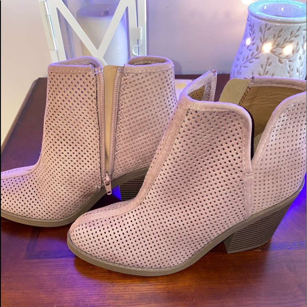 Women’s Blush Booties
